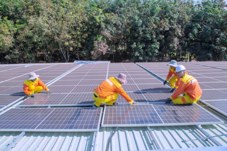 Solar Power Shields Pakistan From the Hormuz Energy Crisis 